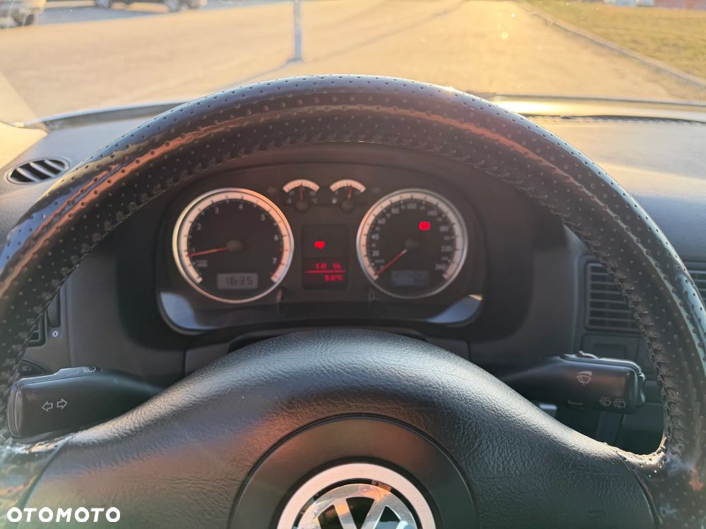 Volkswagen Golf - 10