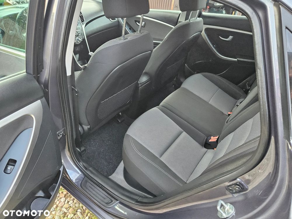 Hyundai i30 blue 1.6 CRDi Style - 20