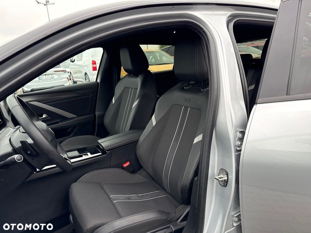 Opel Astra 1.2 T GS S&S - 9