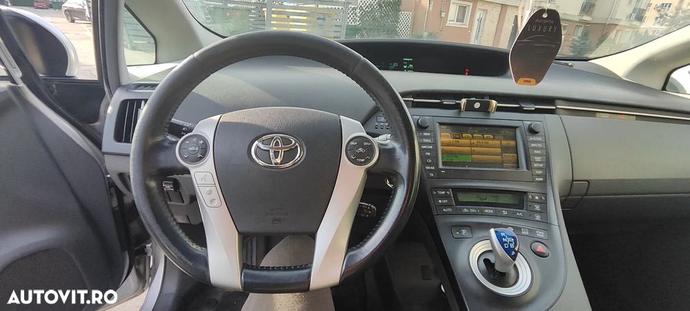 Toyota Prius (Hybrid) Luna - 10