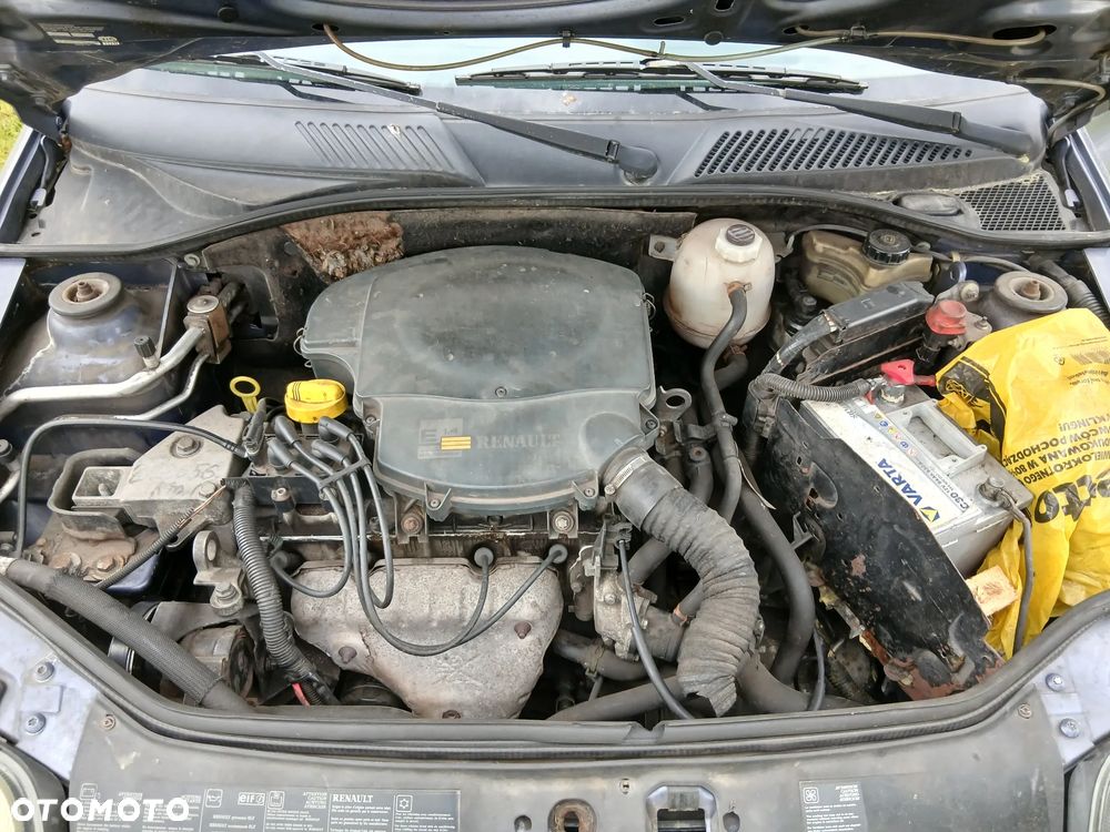 Renault Clio 1.4 RT - 8