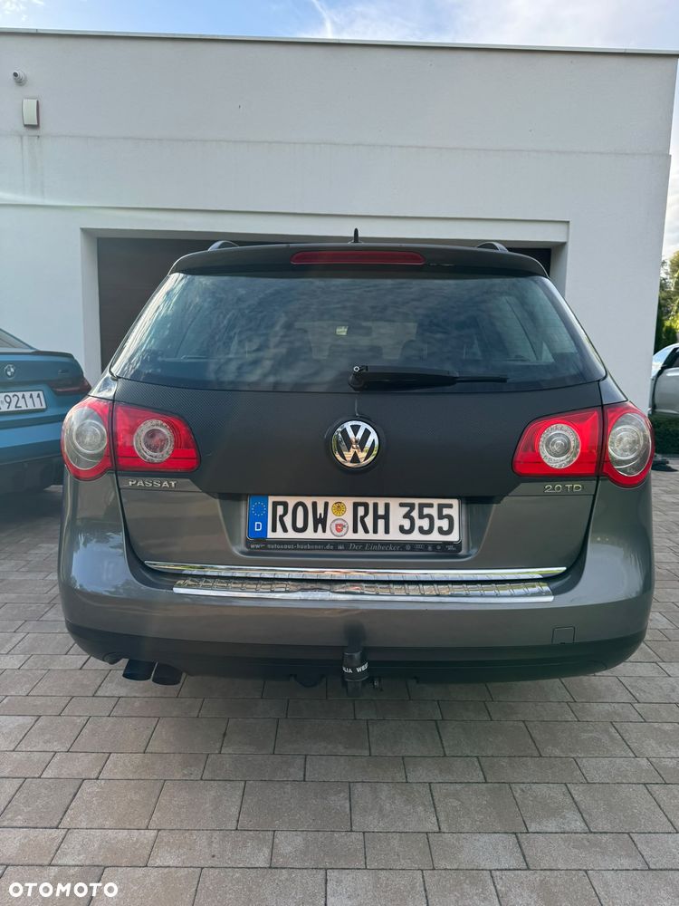 Volkswagen Passat 2.0 TDI Individual - 12