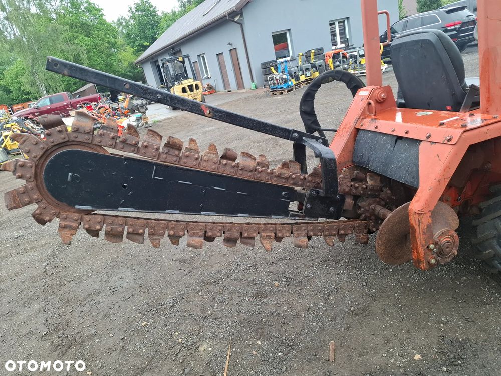 Koparka  łańcuchowa Ditch Witch - 6