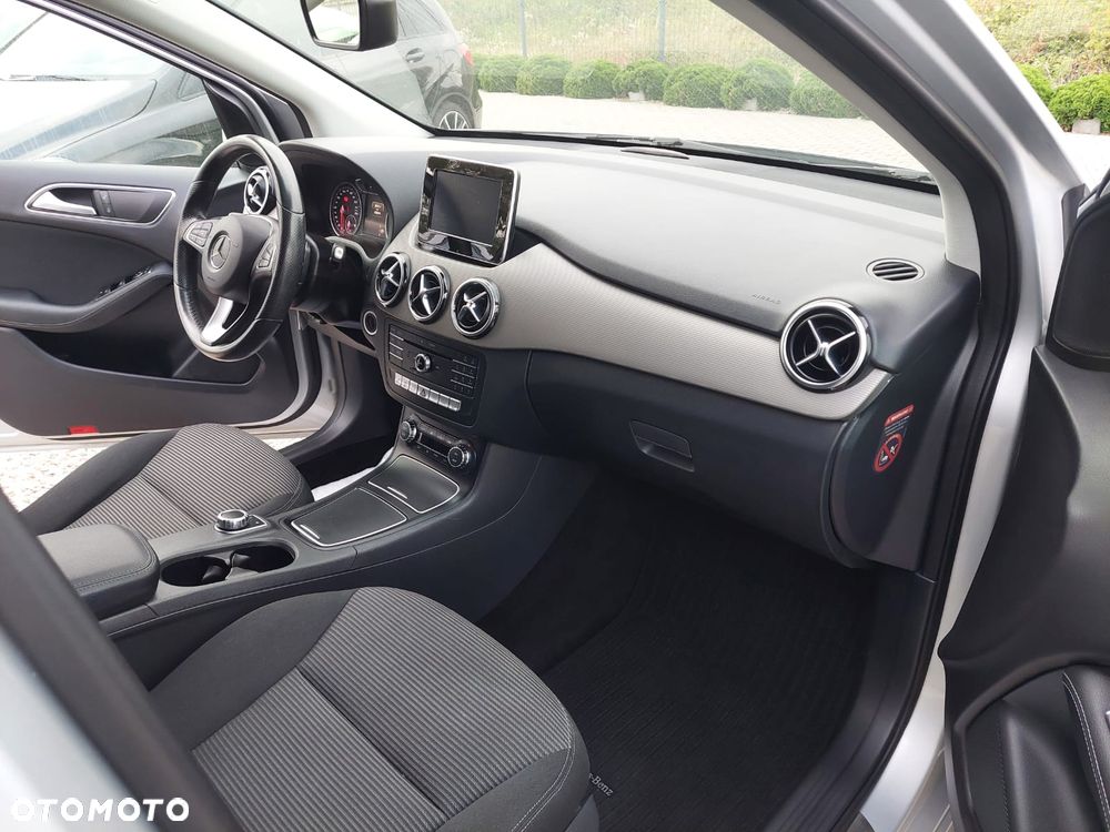 Mercedes-Benz Klasa B 180 (BlueEFFICIENCY) 7G-DCT - 8