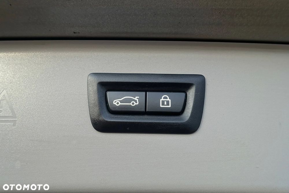 BMW Seria 5 530d xDrive Sport-Aut Modern Line - 38