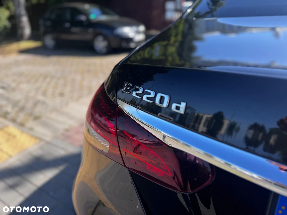 Mercedes-Benz Klasa E 220 d 4-Matic AMG/Avantgarde - 4