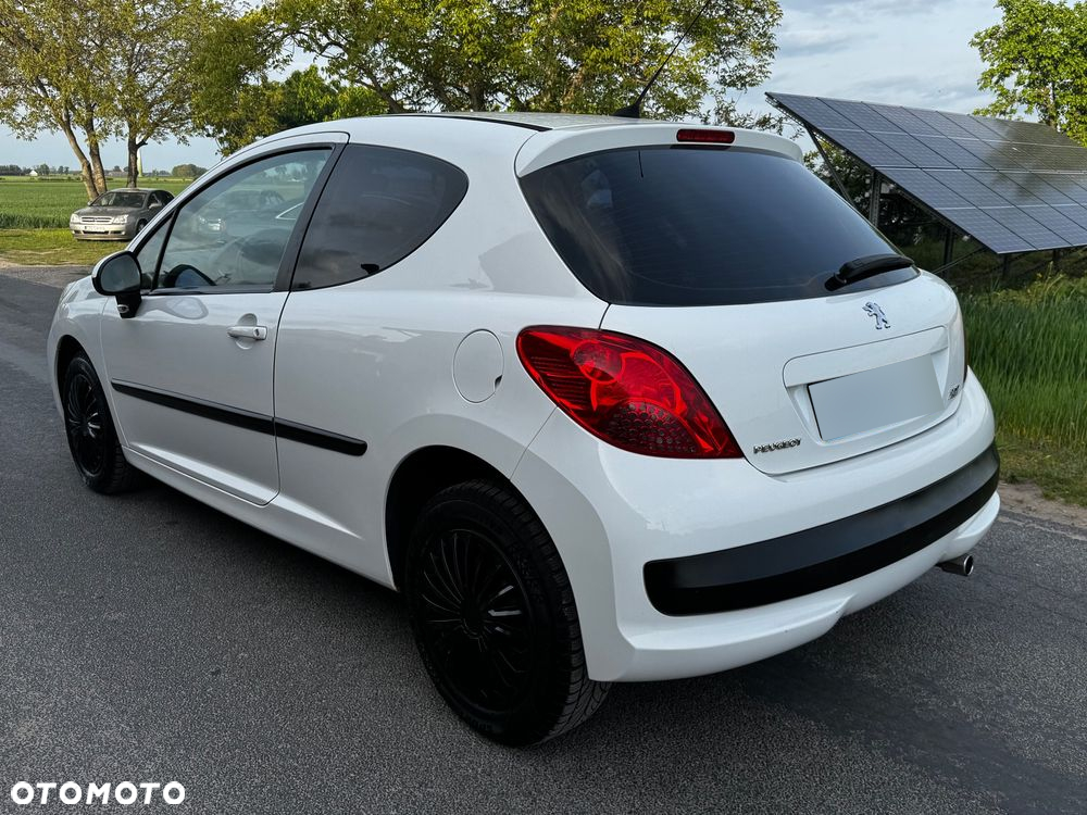 Peugeot 207 - 12