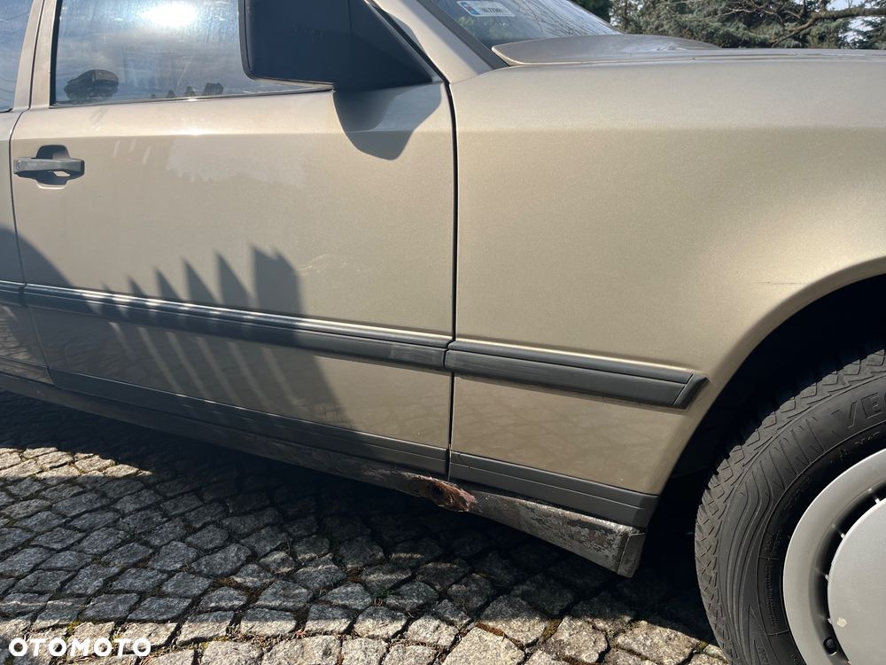 Mercedes-Benz Klasa E - 27