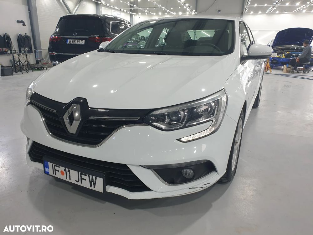 Renault Megane TCe Business - 9