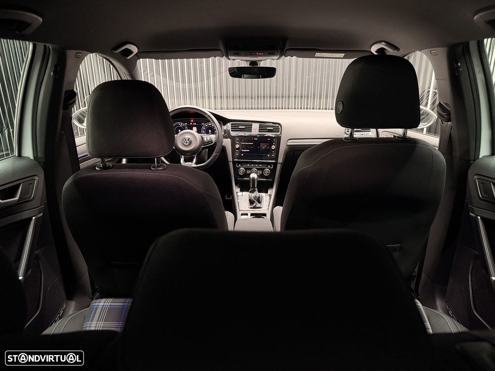 VW Golf - 24