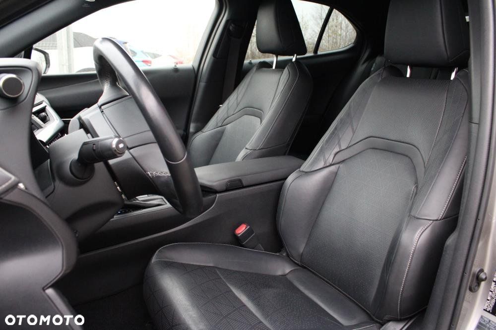 Lexus UX - 9