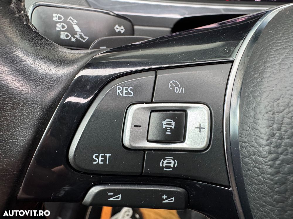 Volkswagen Tiguan 2.0 TDI SCR 4MOTION DSG Highline - 35