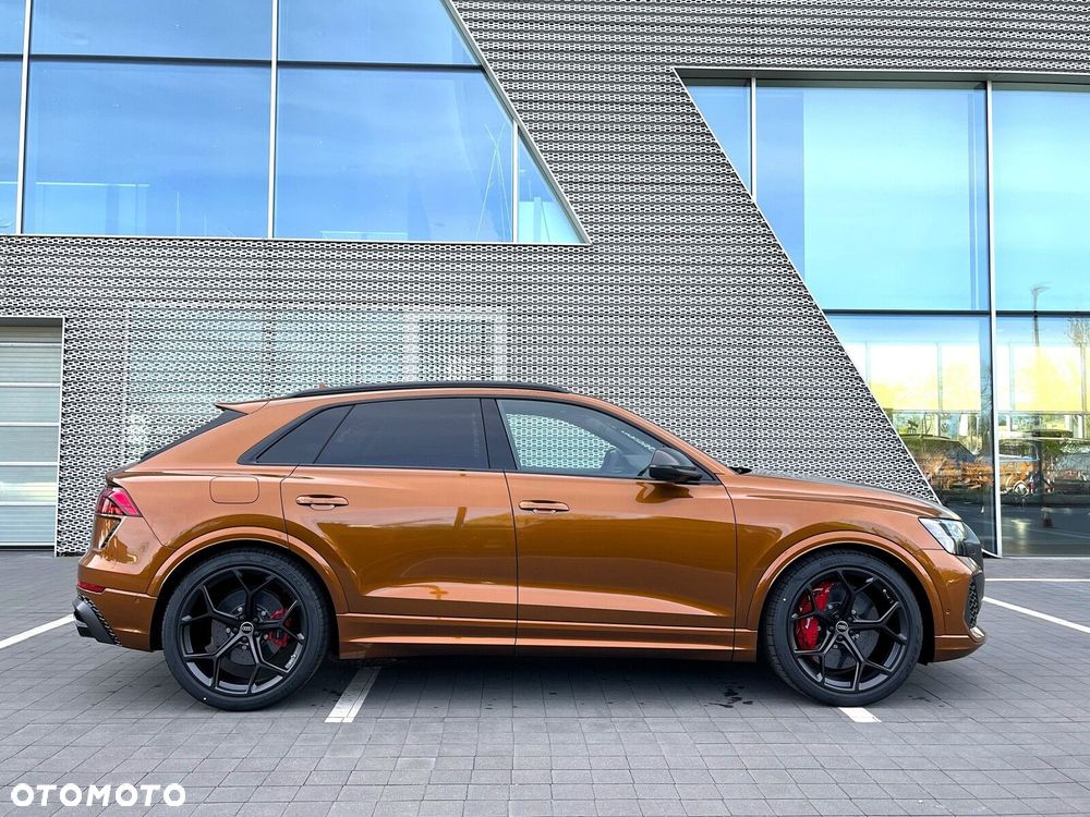 Audi RS Q8 - 8