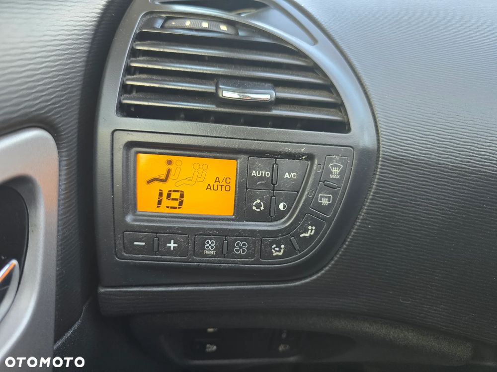 Citroën C4 Picasso - 12