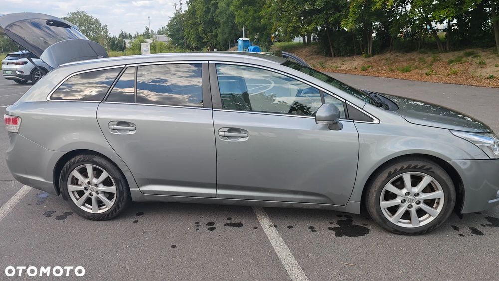 Toyota Avensis - 8