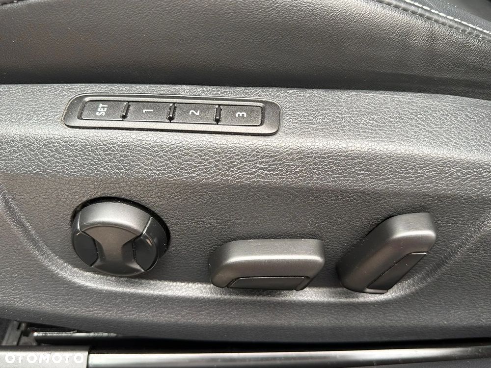 Skoda Superb 2.0 TDI SCR 4x4 L&K DSG - 33