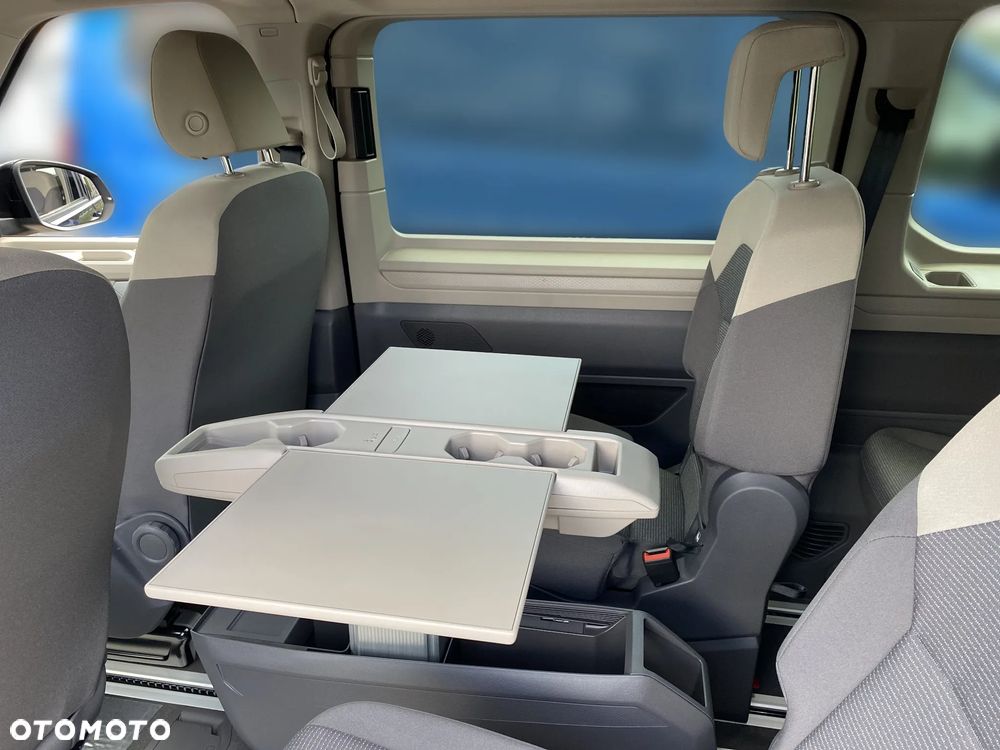 Volkswagen Multivan - 21