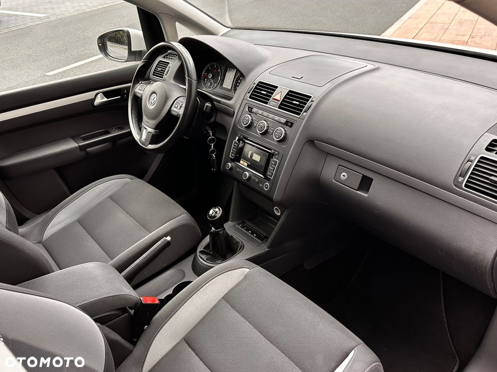 Volkswagen Touran 1.6 TDI DPF Highline - 29