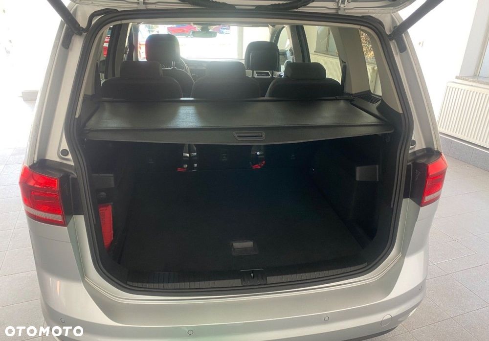 Volkswagen Touran 2.0 TDI SCR Comfortline - 21