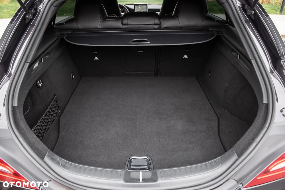 Mercedes-Benz CLA AMG 45 4Matic AMG Sp.sh 7G-DCT - 36