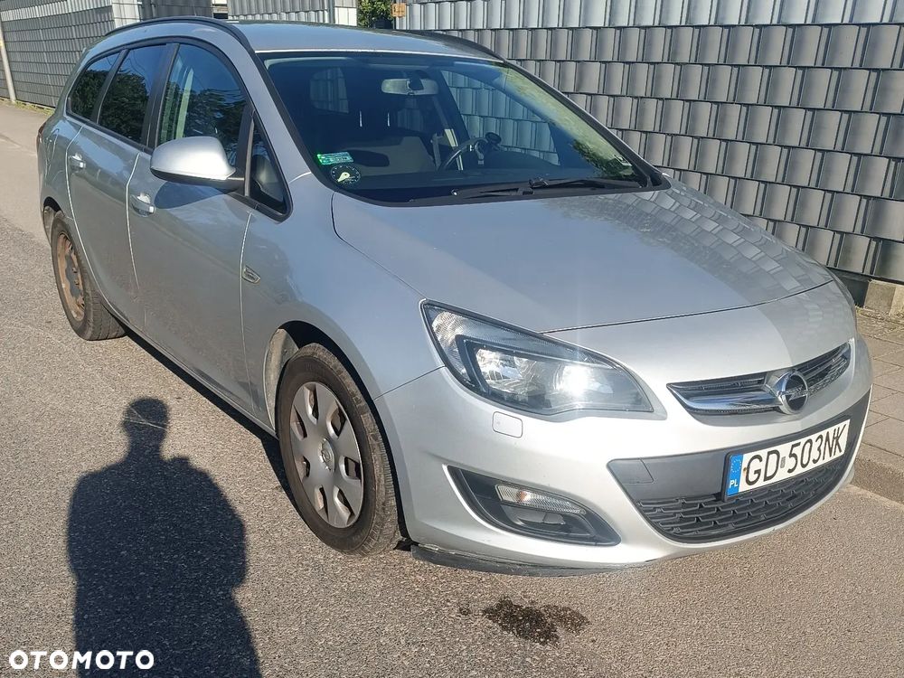 Opel Astra 2014 photo 2