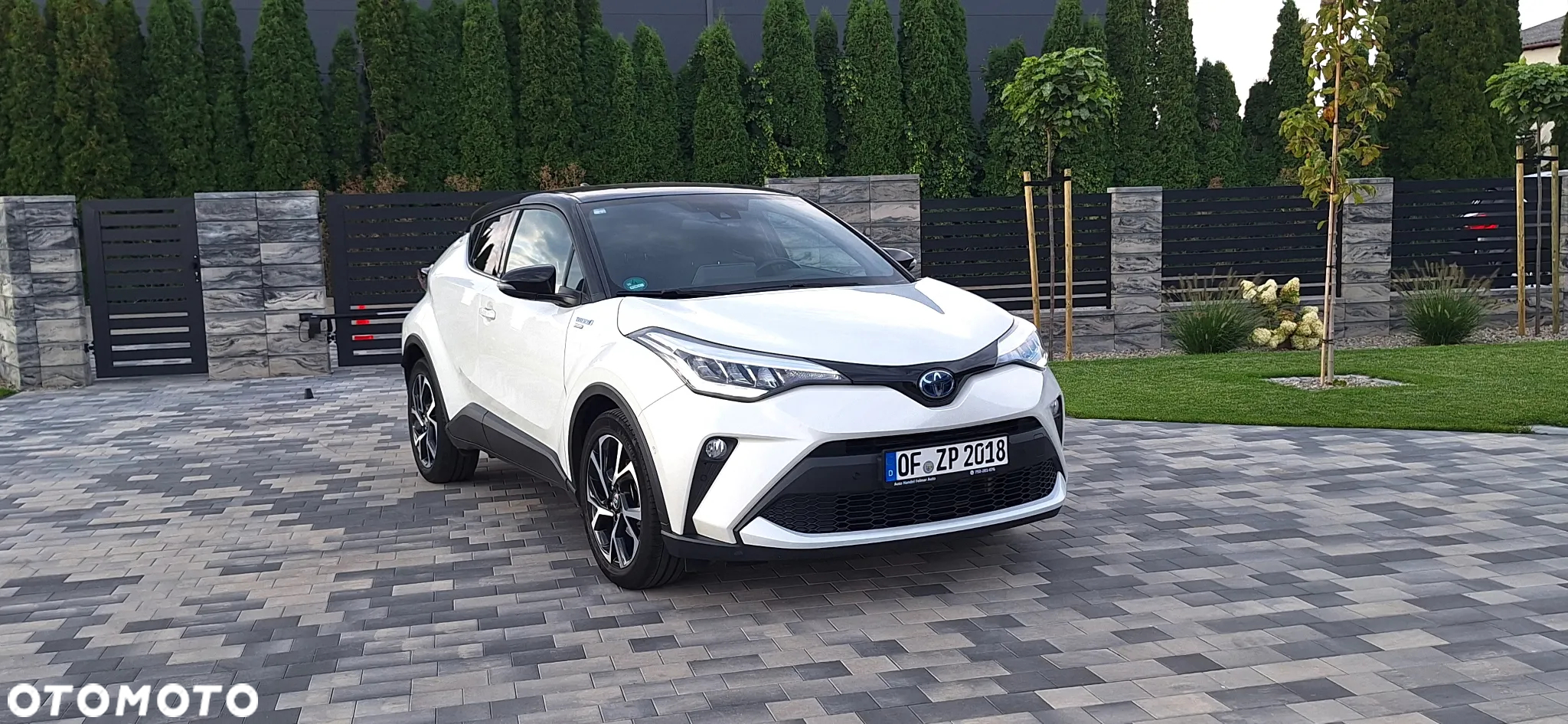 Toyota C-HR 2.0 Hybrid Team Deutschland - 4