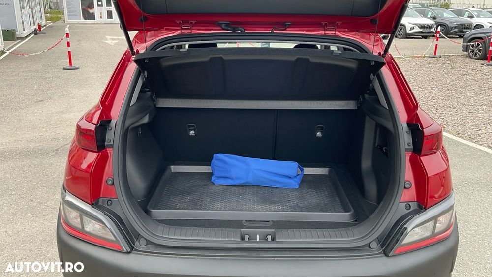 Hyundai KONA - 10