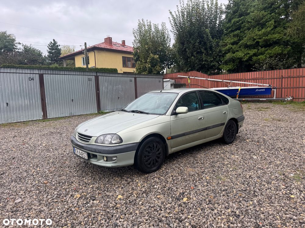 Toyota Avensis 2.0 Sol - 3