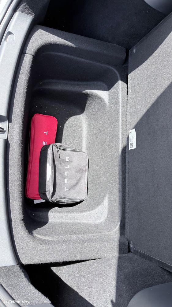 Tesla Model Y Long Range Tração Integral - 15