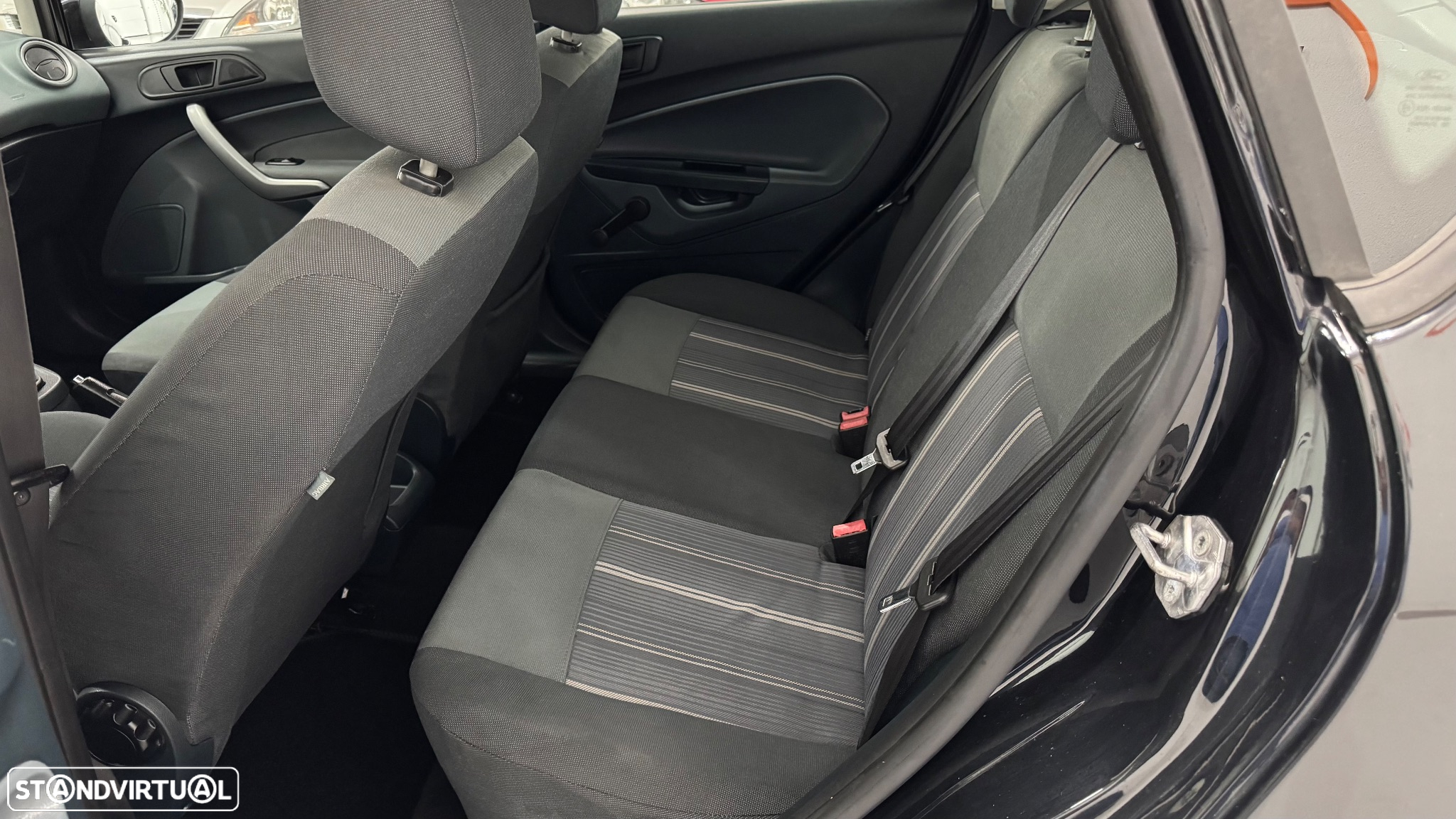 Ford Fiesta 1.25 Trend - 12