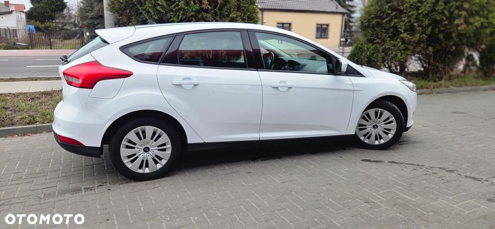 Ford Focus 1.0 EcoBoost Start-Stopp-System Ambiente - 16