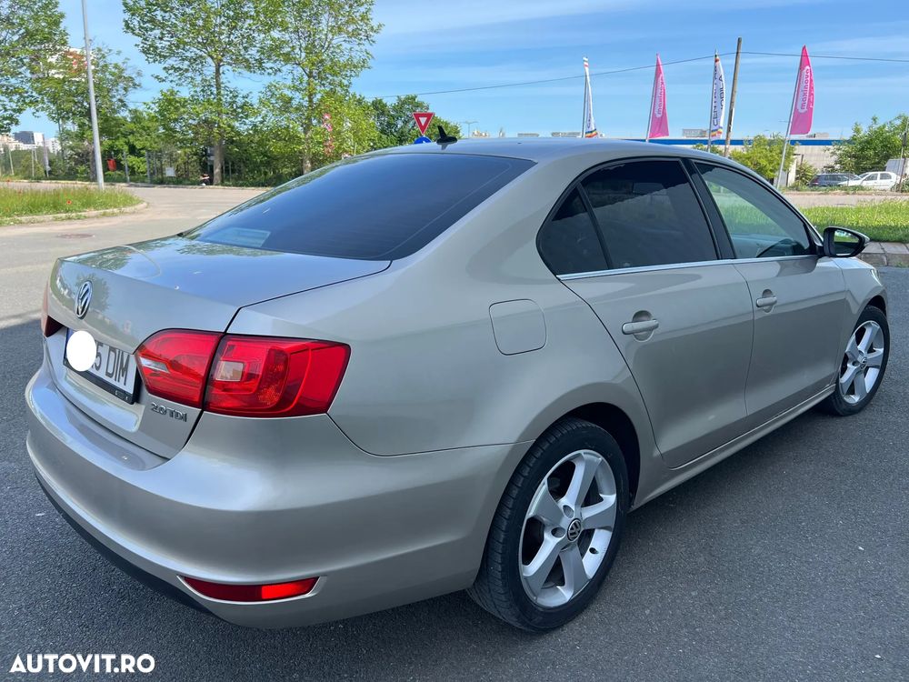 Volkswagen Jetta 2.0 TDI CR DPF Highline - 13