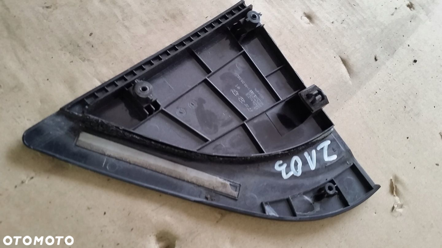 ZAŚLEPKA TRÓJKĄT DRZWI TYŁ KIA RIO III 3 83830-1W200 - 4