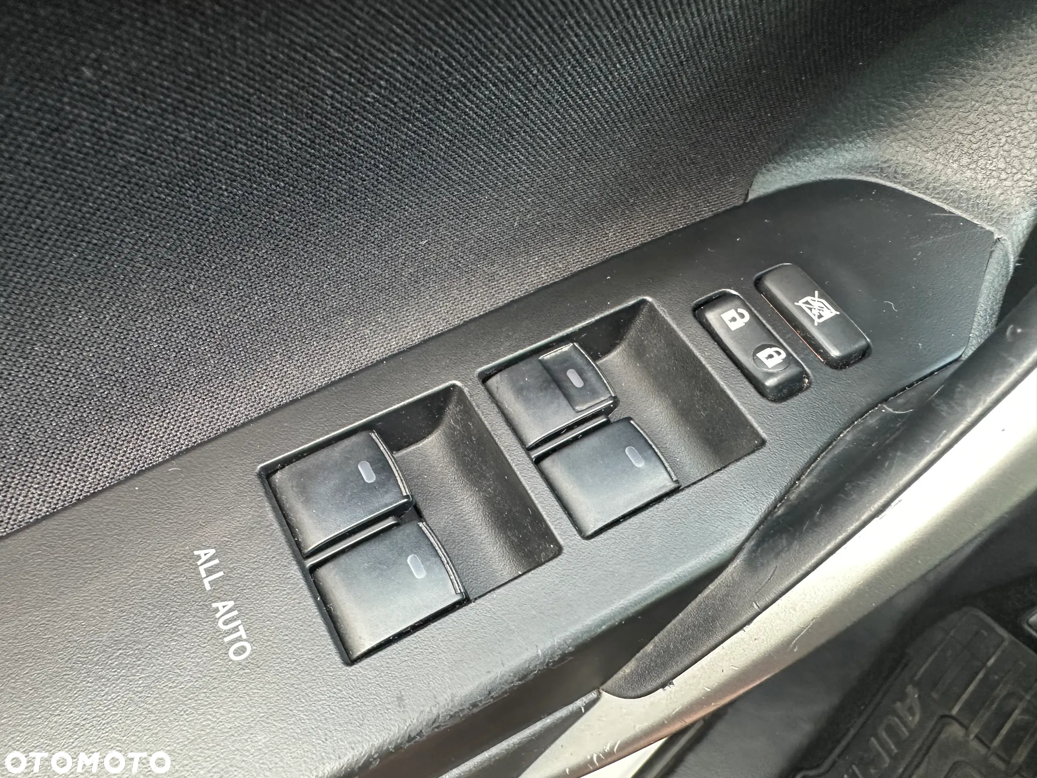 Toyota Auris 1.8 VVT-i Hybrid Automatik Edition S+ - 18