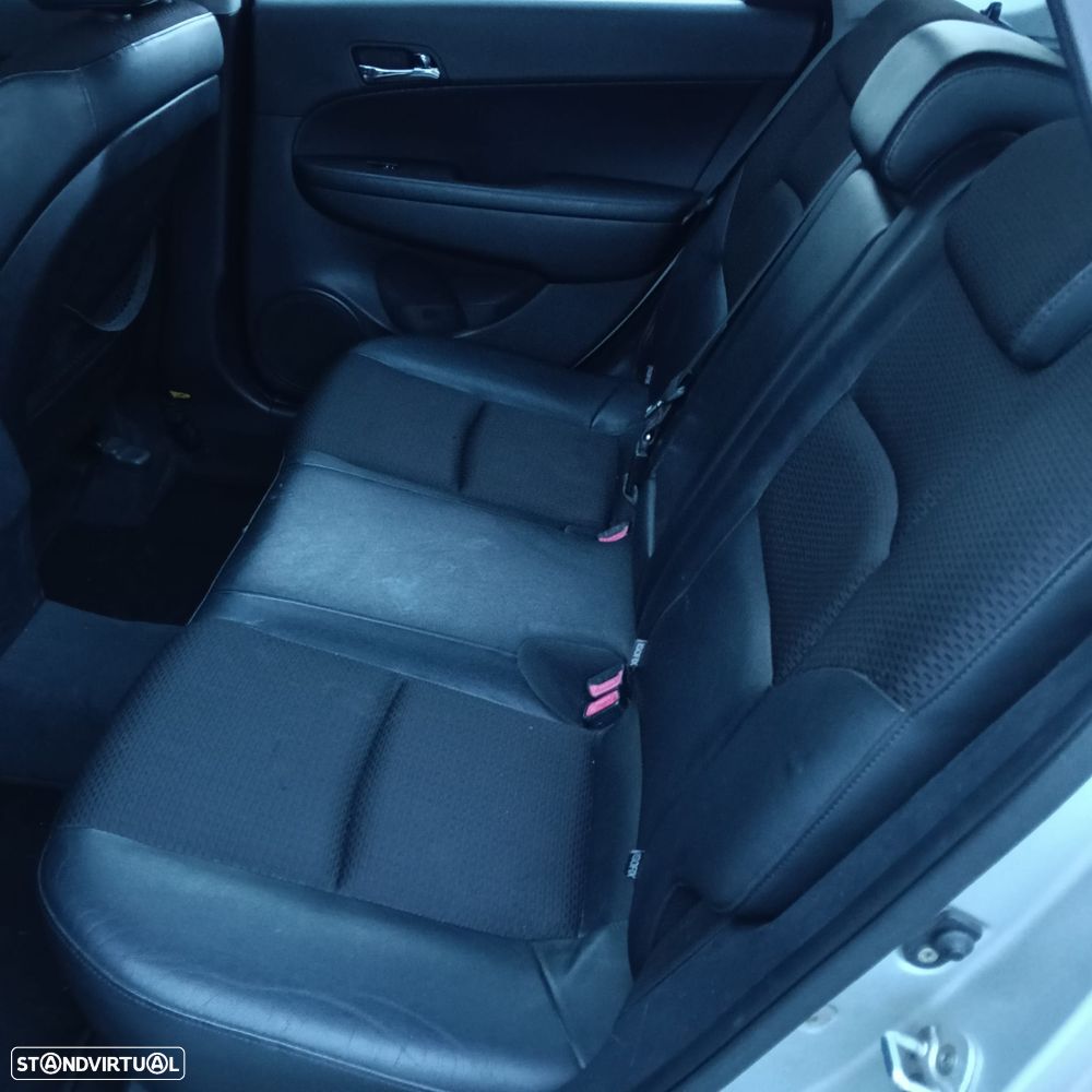 Hyundai i30 CW 1.6 CRDi Comfort - 1