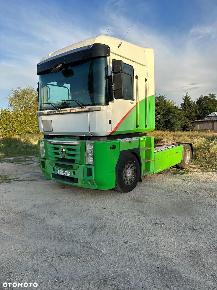 Renault MAGNUM - 1