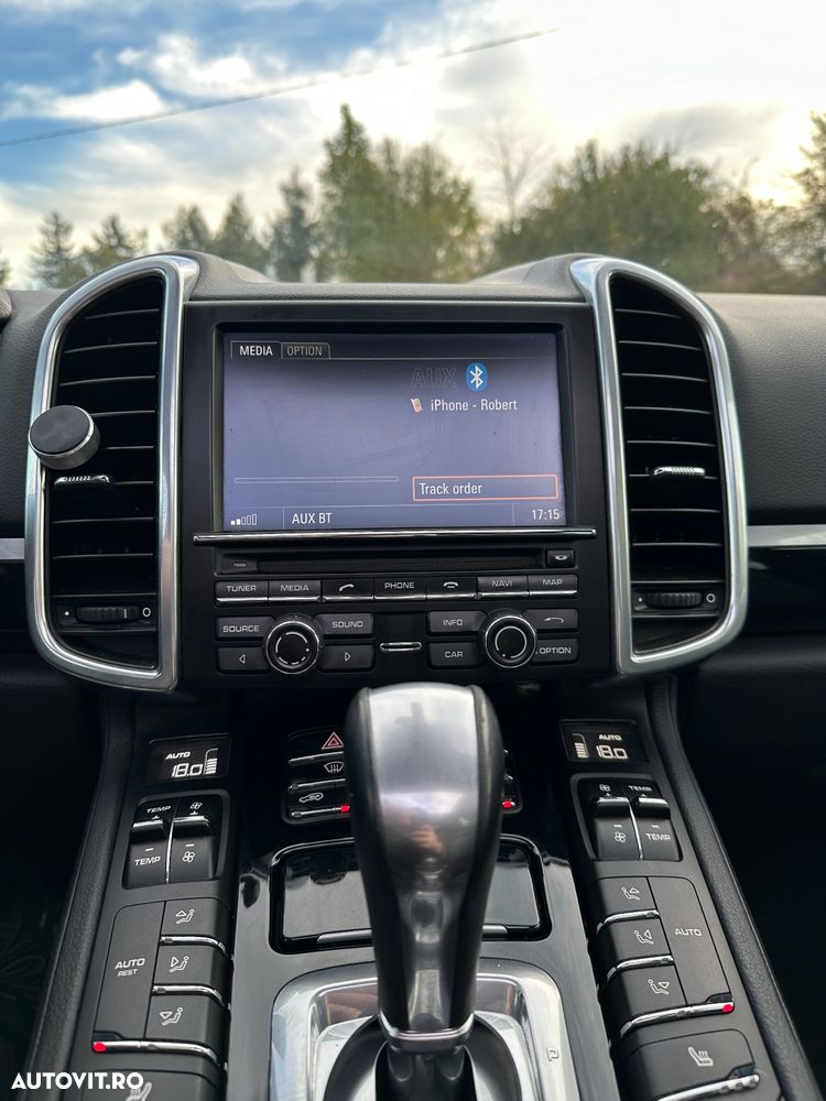 Porsche Cayenne - 16