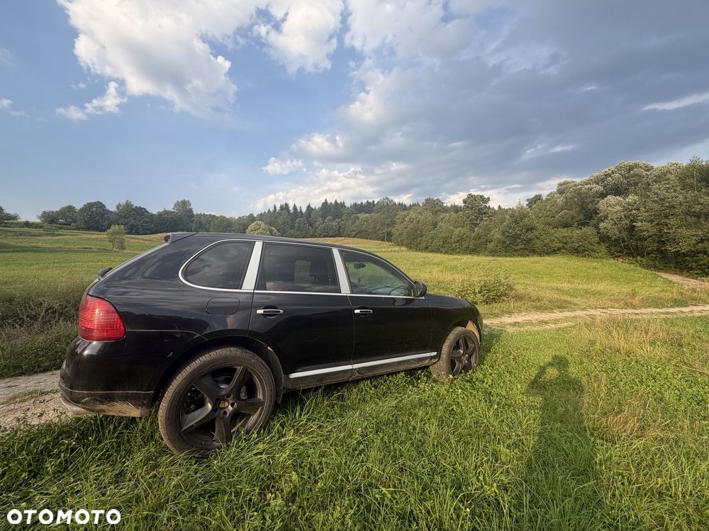 Porsche Cayenne - 2