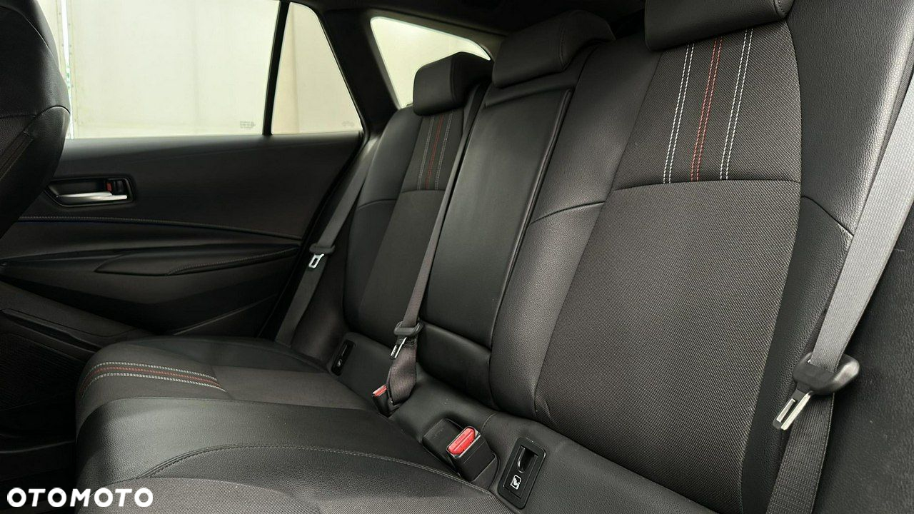 Toyota Corolla 2.0 Hybrid GR Sport - 12