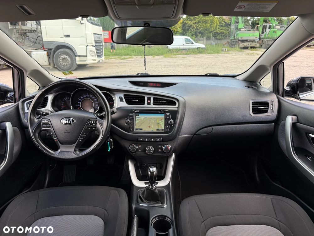 Kia Ceed 1.4 CVVT Dream Team Edition - 2