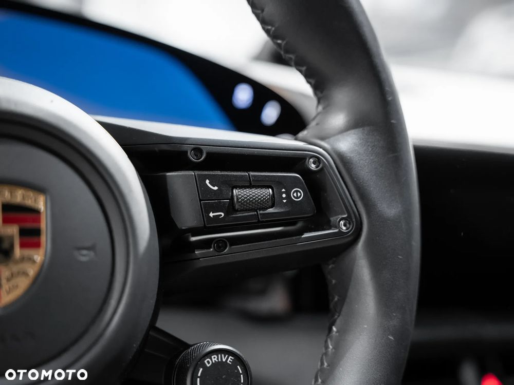 Porsche Taycan Turbo - 28