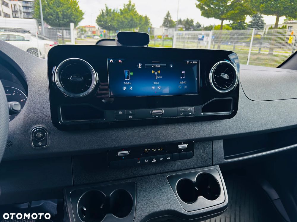 Mercedes-Benz 317 CDI Furgon długi PRO Brygadowy 7 osób - 23