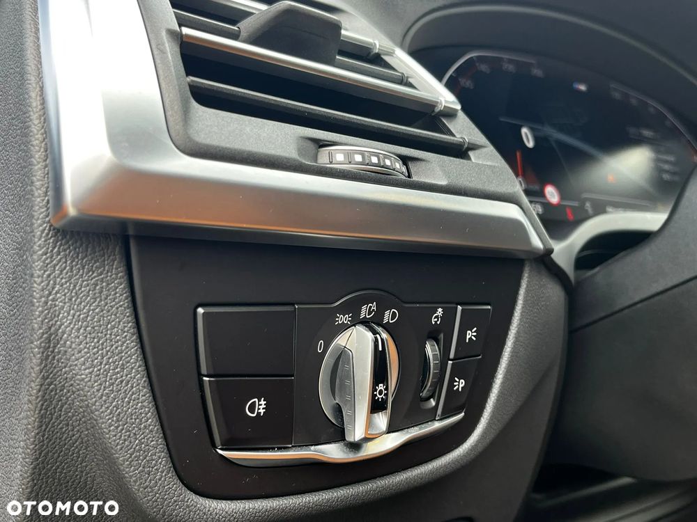 BMW X3 xDrive30i - 18