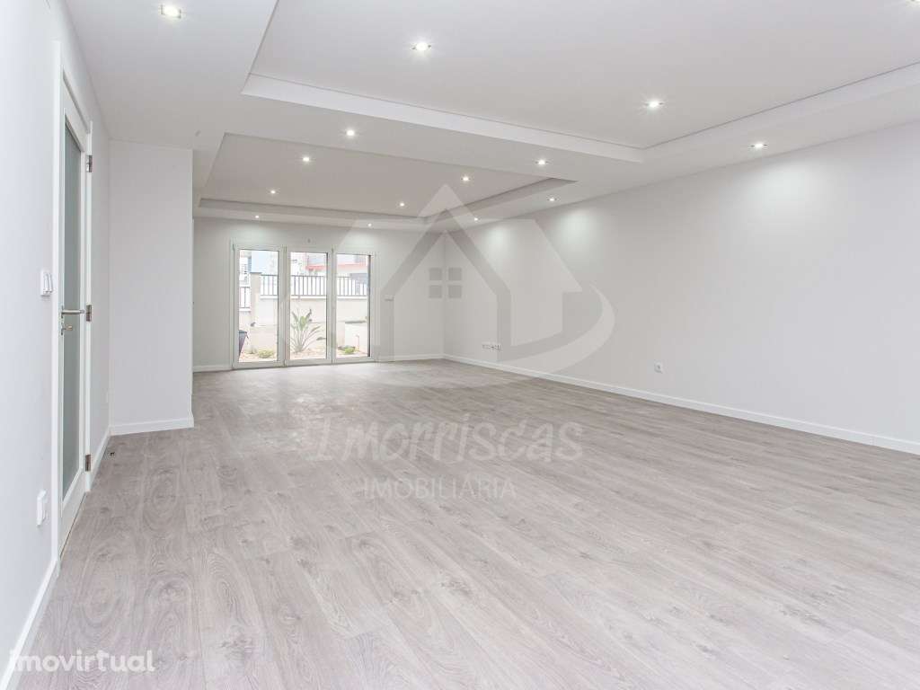 Moradia T5 no Bairro das Maroitas, São João da Talha - Grande imagem: 2/46