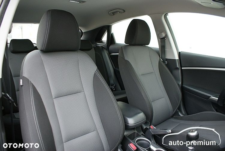 Hyundai i30 1.6 Trend - 25