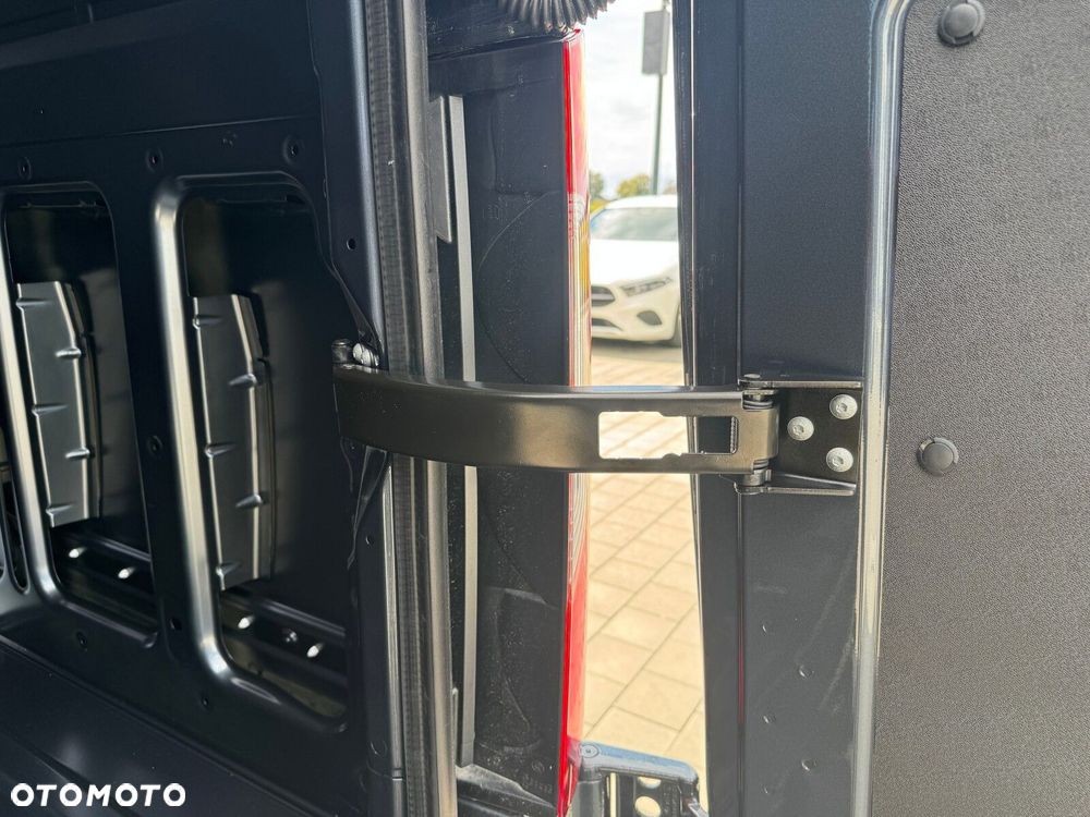 Mercedes-Benz Sprinter 319 CDI KA OM654 długi SELECT - 18