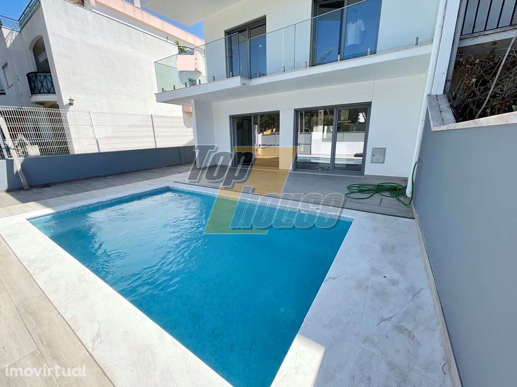 Moradia Geminada V4+1 com piscina - Santo António de Caparica - Pos... - Grande imagem: 3/40