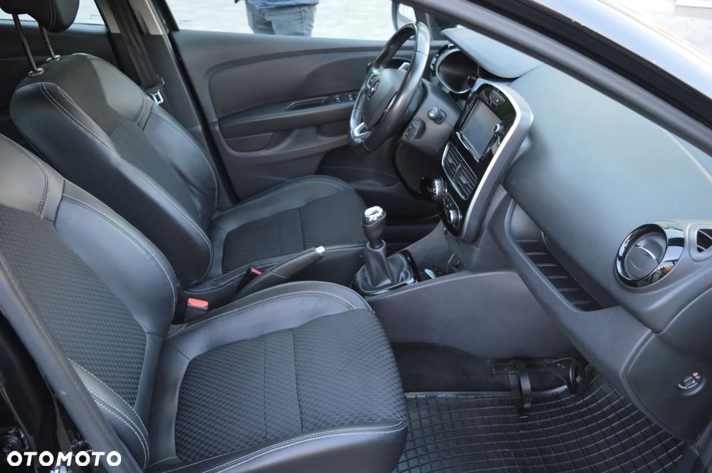 Renault Clio TCe 90 Luxe - 24