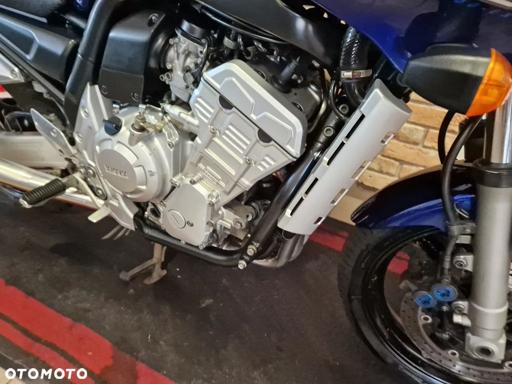 Yamaha FZS - 39