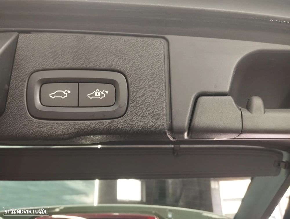 Volvo XC 60 2.0 T6 PHEV Inscription AWD - 15